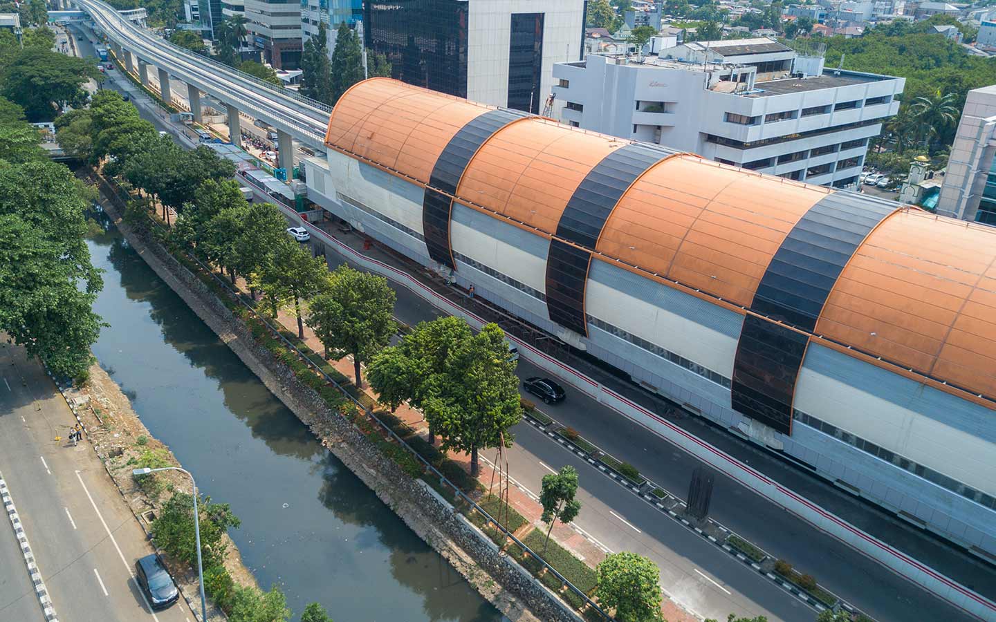 COLORBOND® Arsitektur LRT Kuningan.jpg