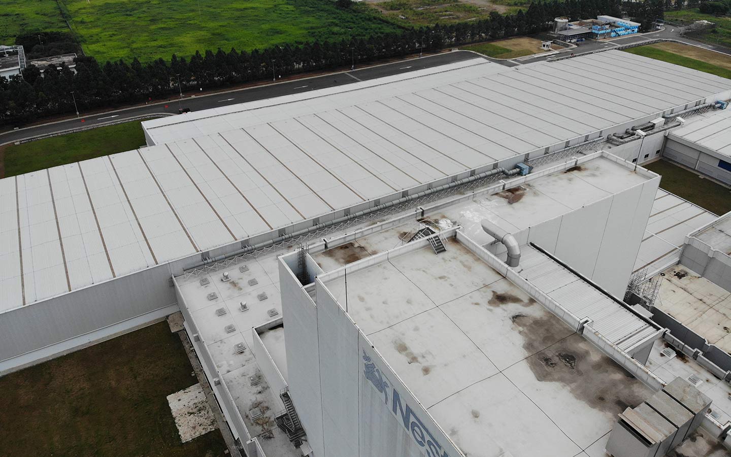 COLORBOND® Off White Atap Nestle Indonesia.jpg
