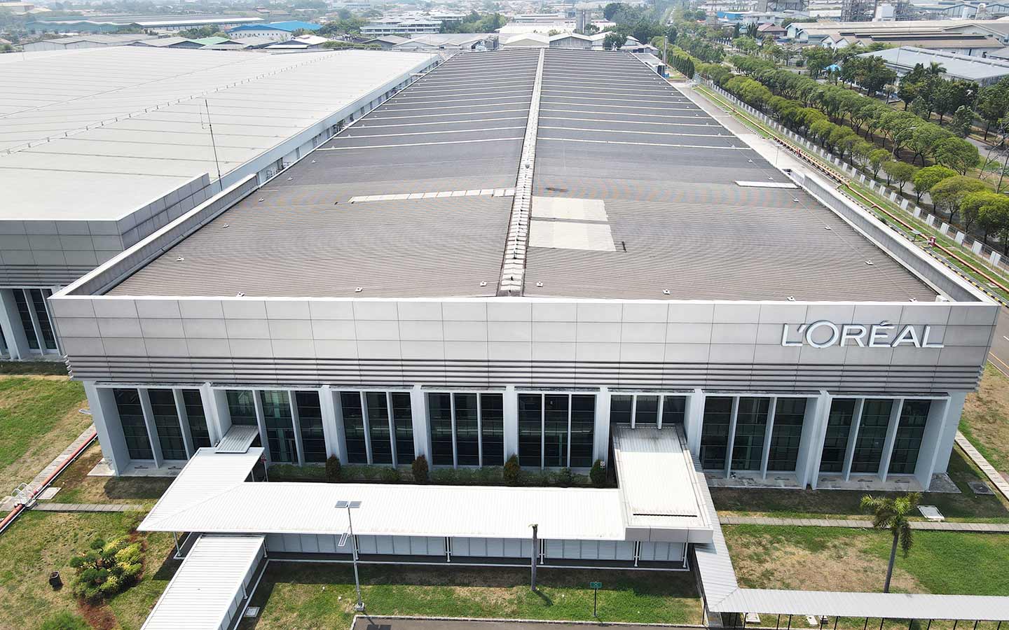 COLORBOND® Off White Loreal Manufacturing.jpg